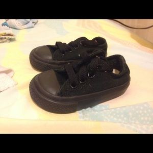 Baby converses